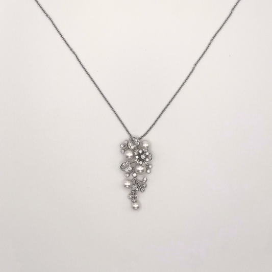 18K White Gold Diamonds+Pearls Pendant Necklace