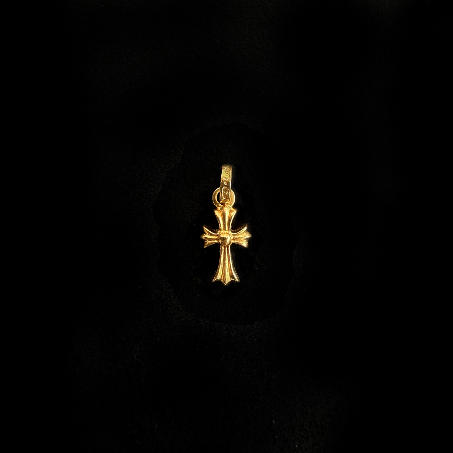 22K Yellow Gold Blue Sapphire Baby Fat Charm Pendant