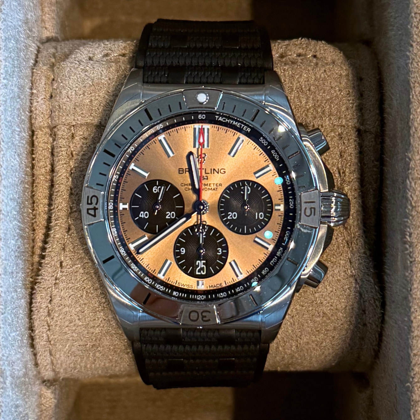 Mens Chronomat B01 42 Salmon, AB0134101K1S1