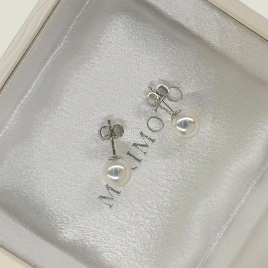 18KT White Gold Akoya Studs AAA 7.5-8mm