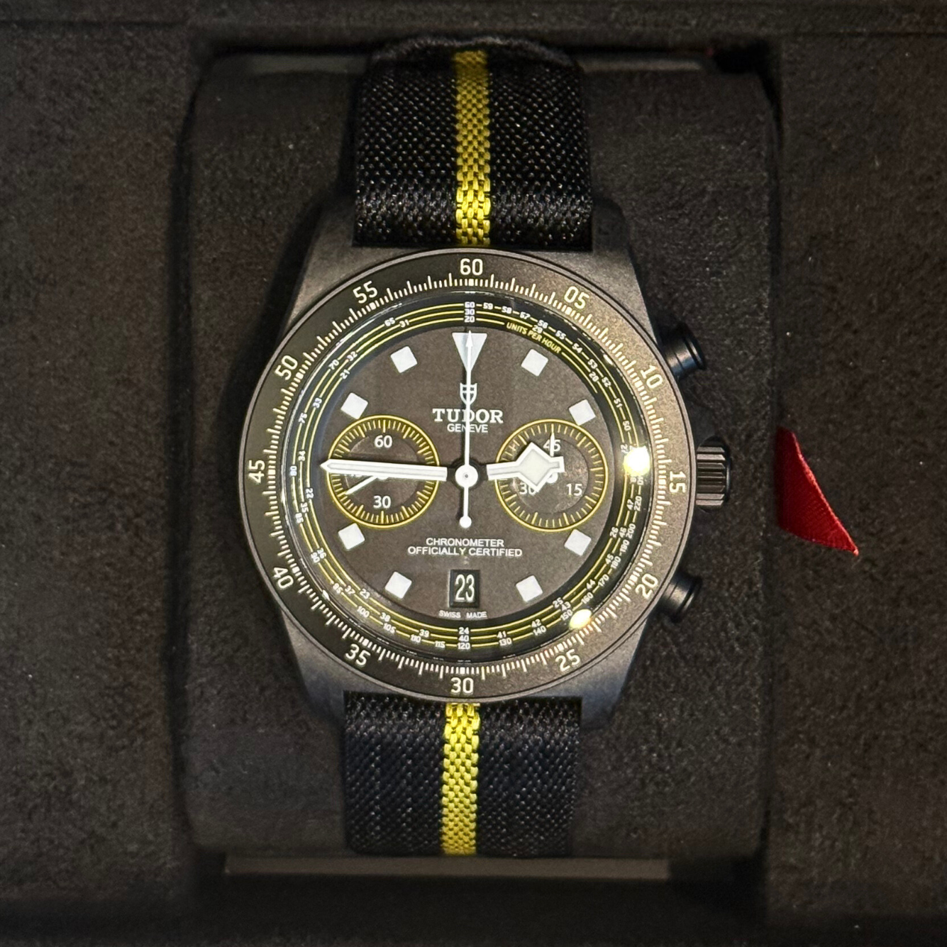 Pelagos FXD Chrono 43mm Yellow Limited Edition, 25827KNJN