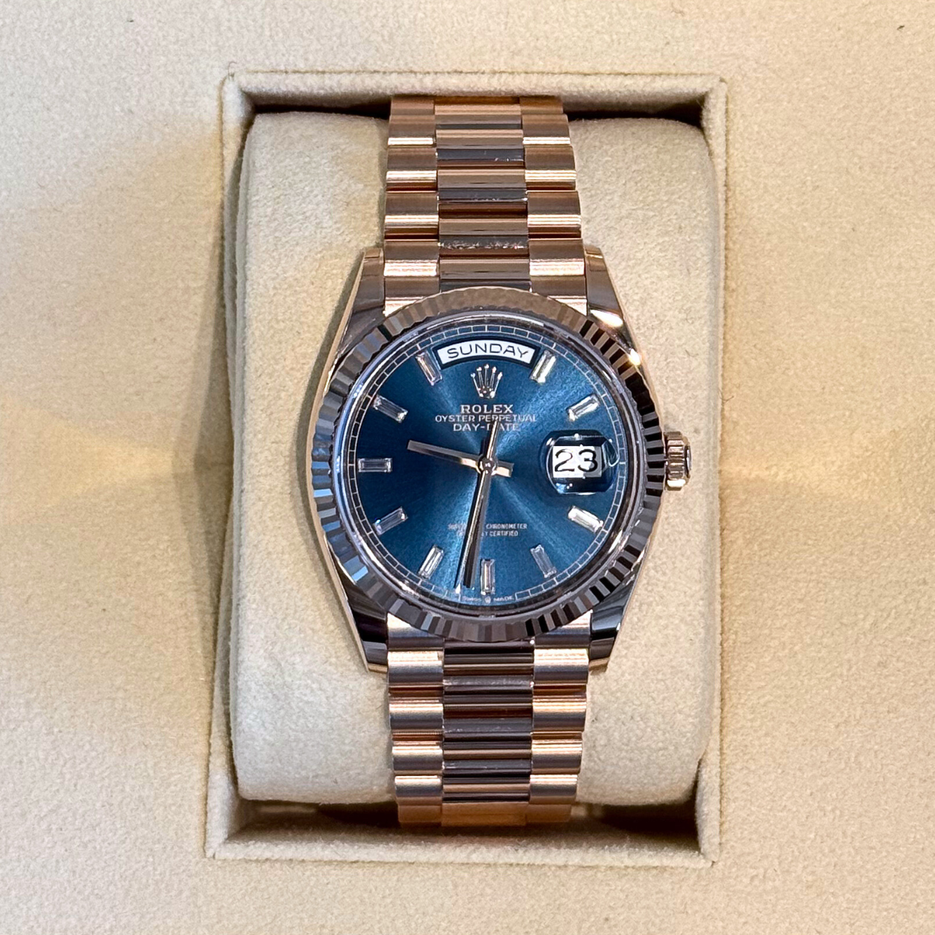 Day-Date 36 Blue Green with 10 Baguettes, Everose gold, 128235
