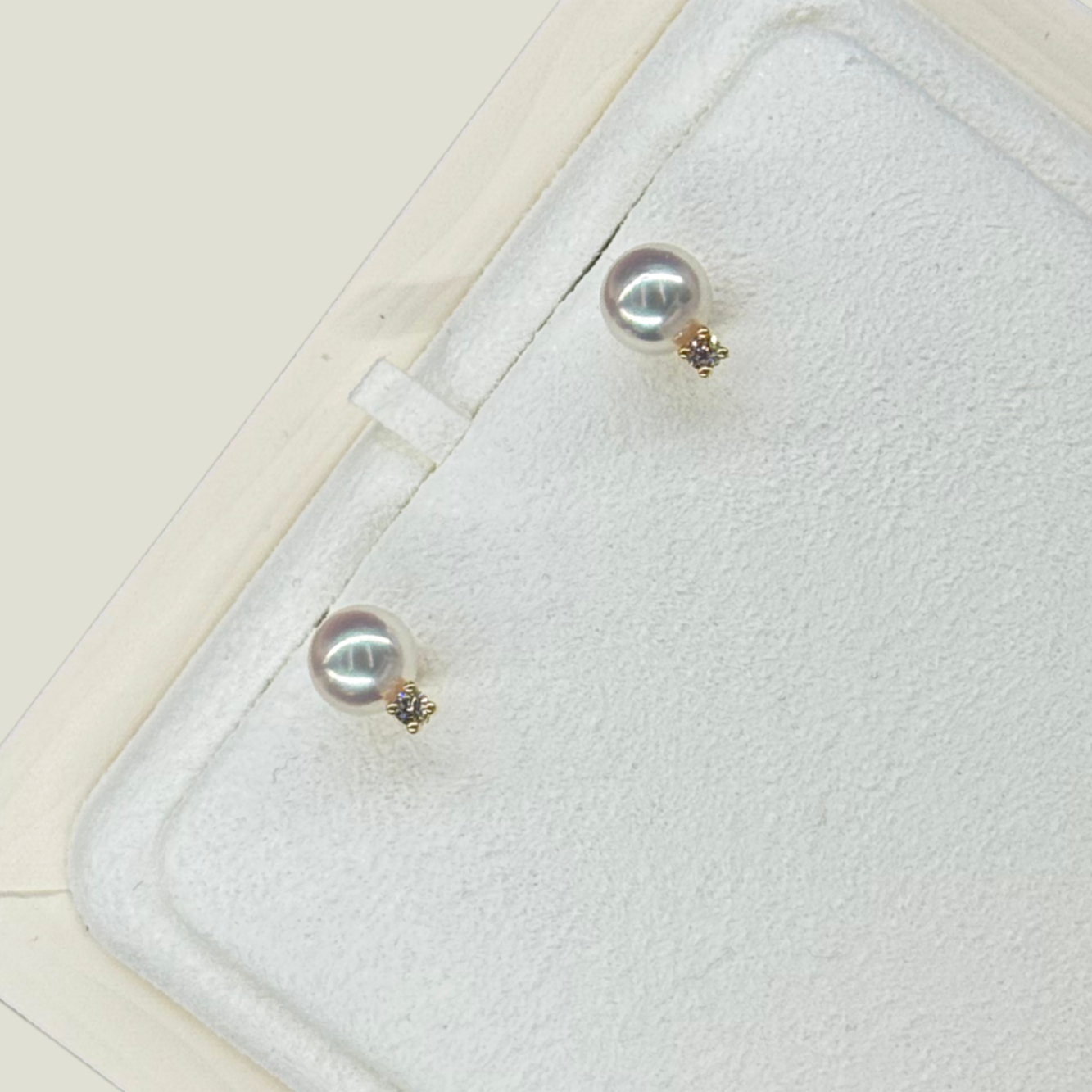Yellow Gold Akoya Studs with Diamonds 0.06ct