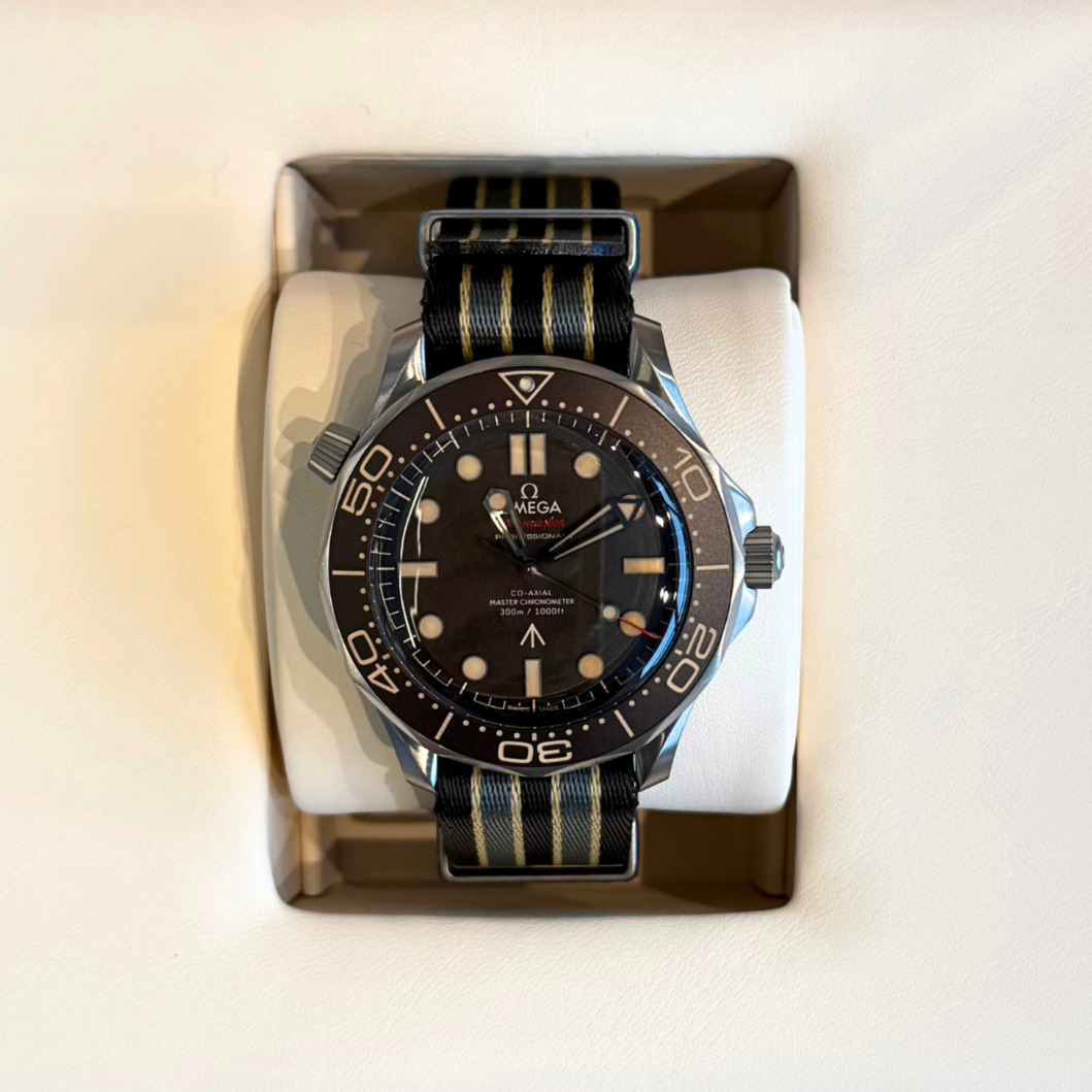 Seamaster Diver 300M 42 mm, Titanium on NATO, 210.92.42.20.01.001