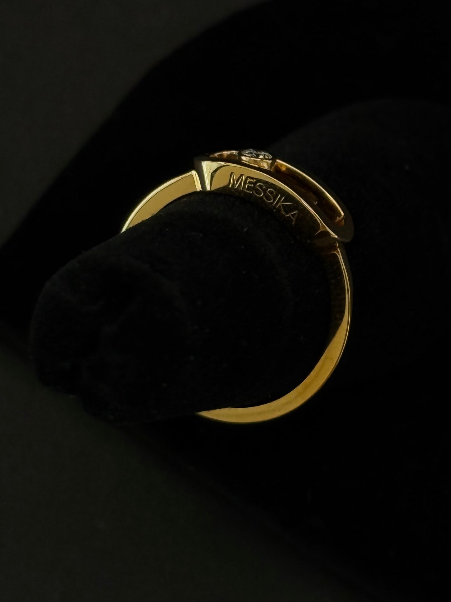 Move Uno Ring, Yellow Gold, Small Model