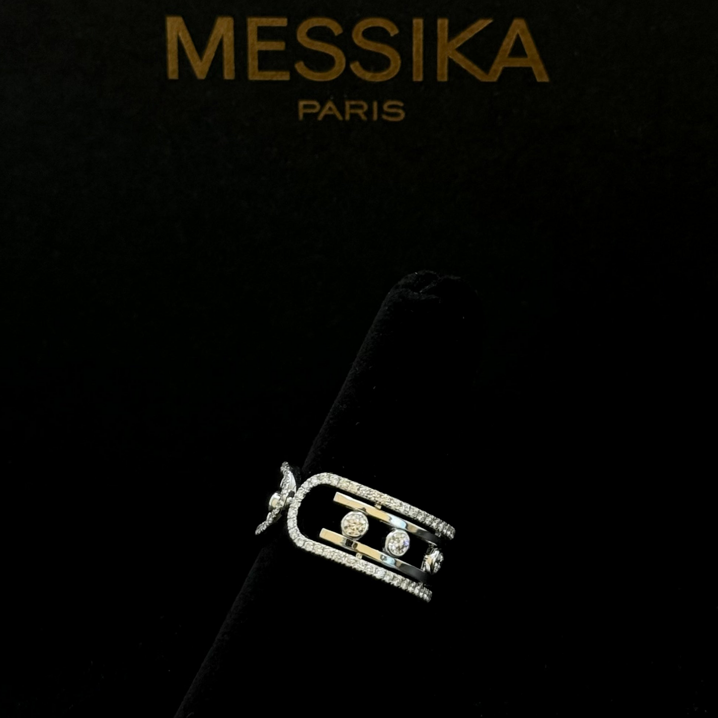Move 10th Ring, White Gold & Diamonds