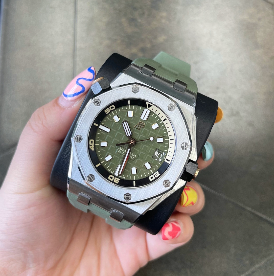 Royal Oak Offshore Diver Khaki, Stainless steel, 15720ST