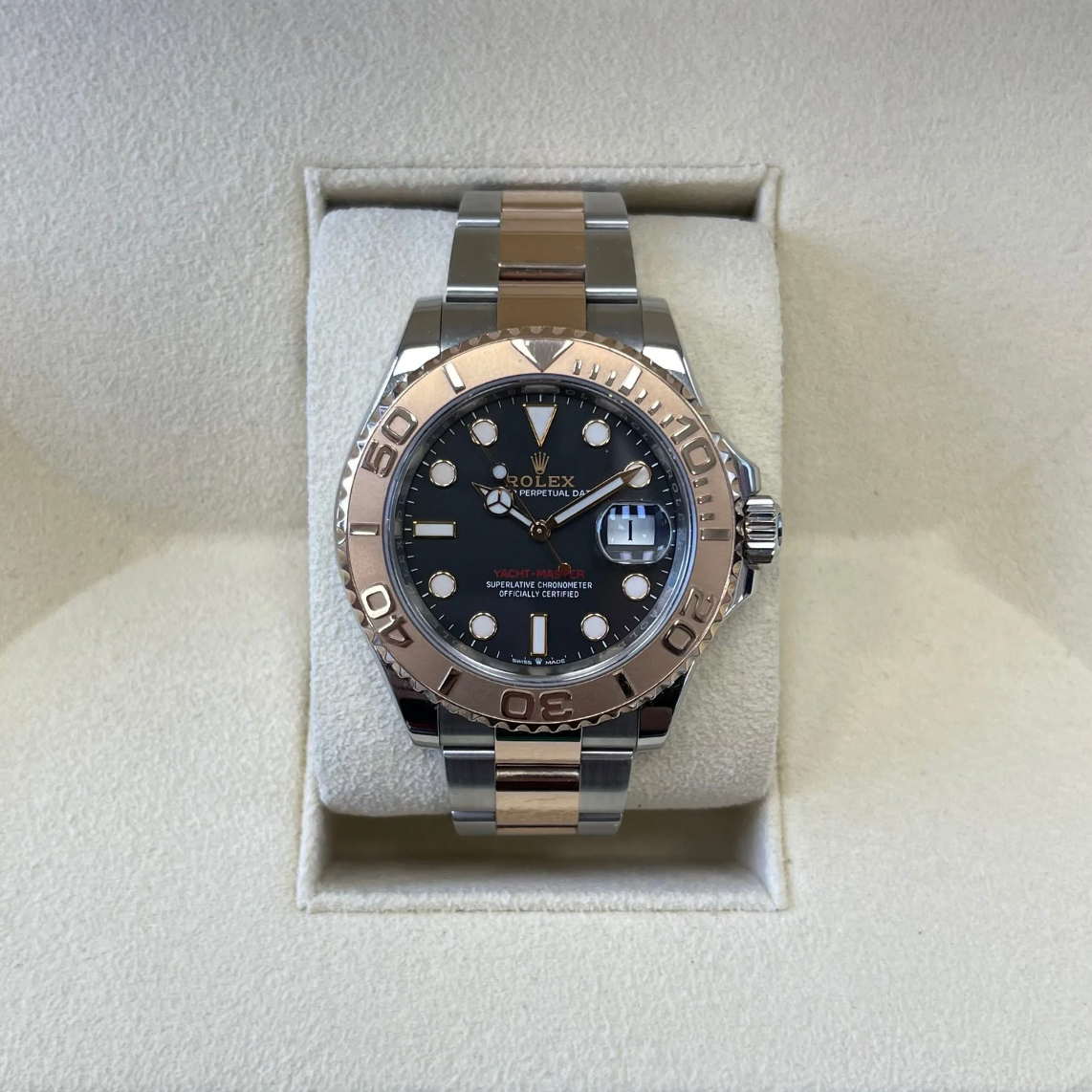 Yacht-Master 40, Intense Black, Oystersteel and Everose gold, 126621