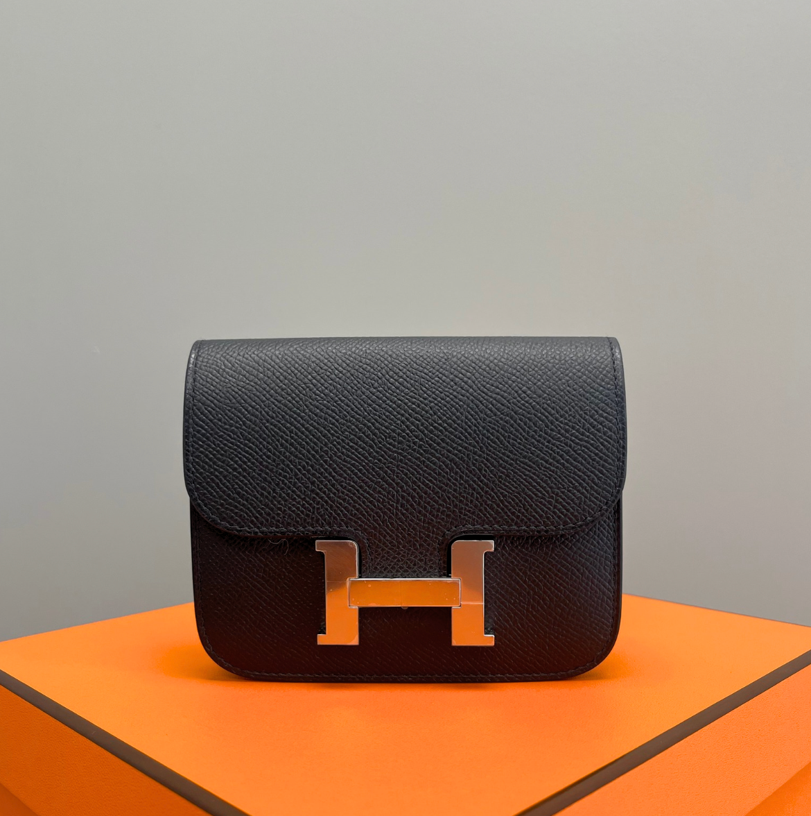 Constance Slim Compact Epsom - (89) Noir