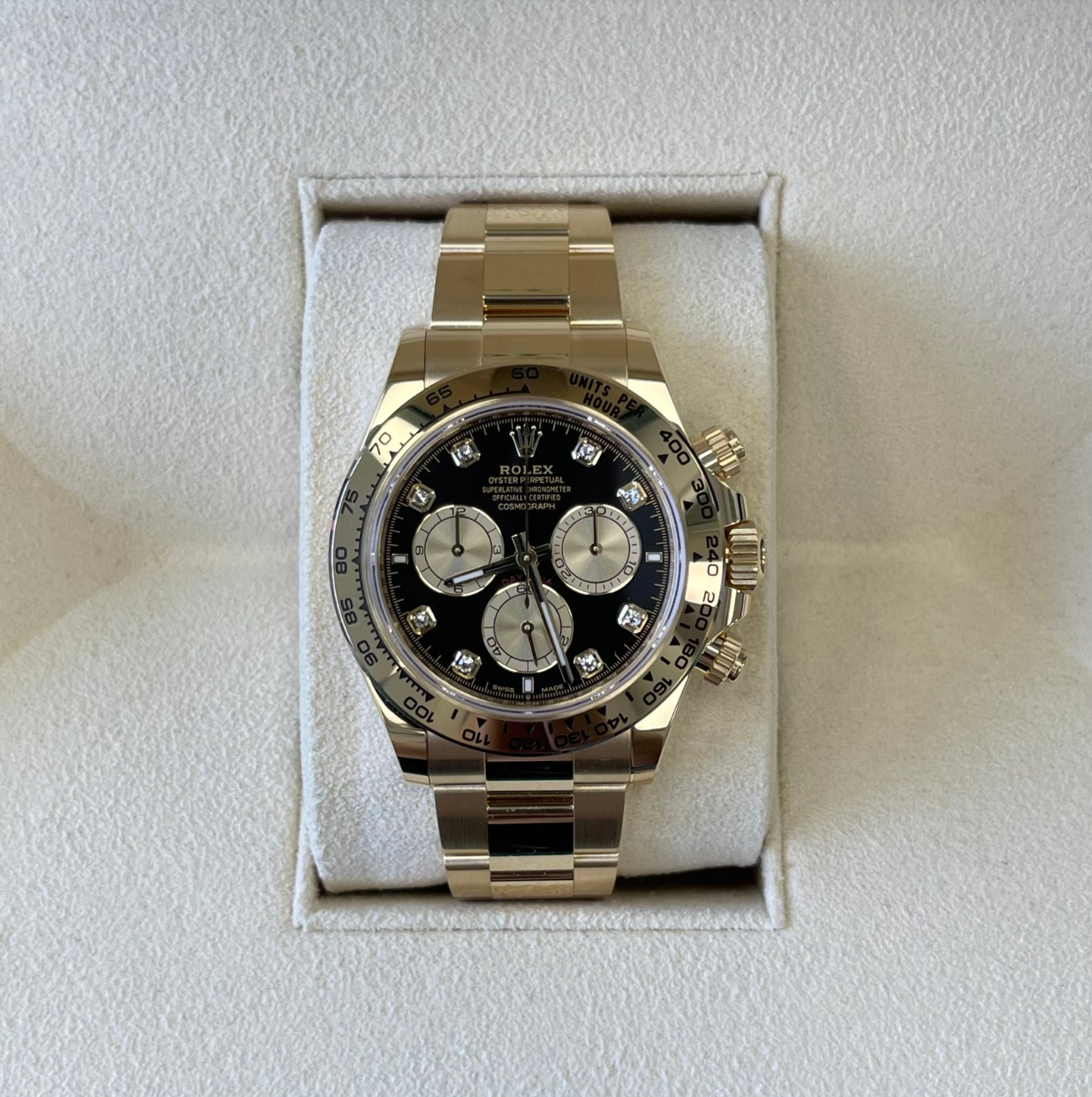 Cosmograph Daytona Black with Diamond-set, Yellow gold, 126508G