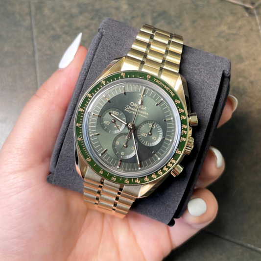 Speedmaster Moonwatch Professional Sapphire Green, Yellow Gold, 310.60.42.50.10.001