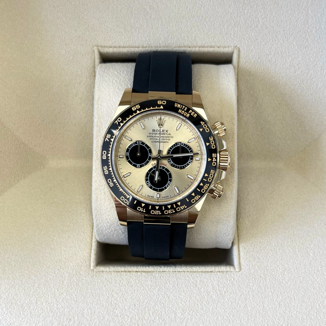 Cosmograph Daytona Oysterflex "Pikachu", Yellow gold, 126518LN