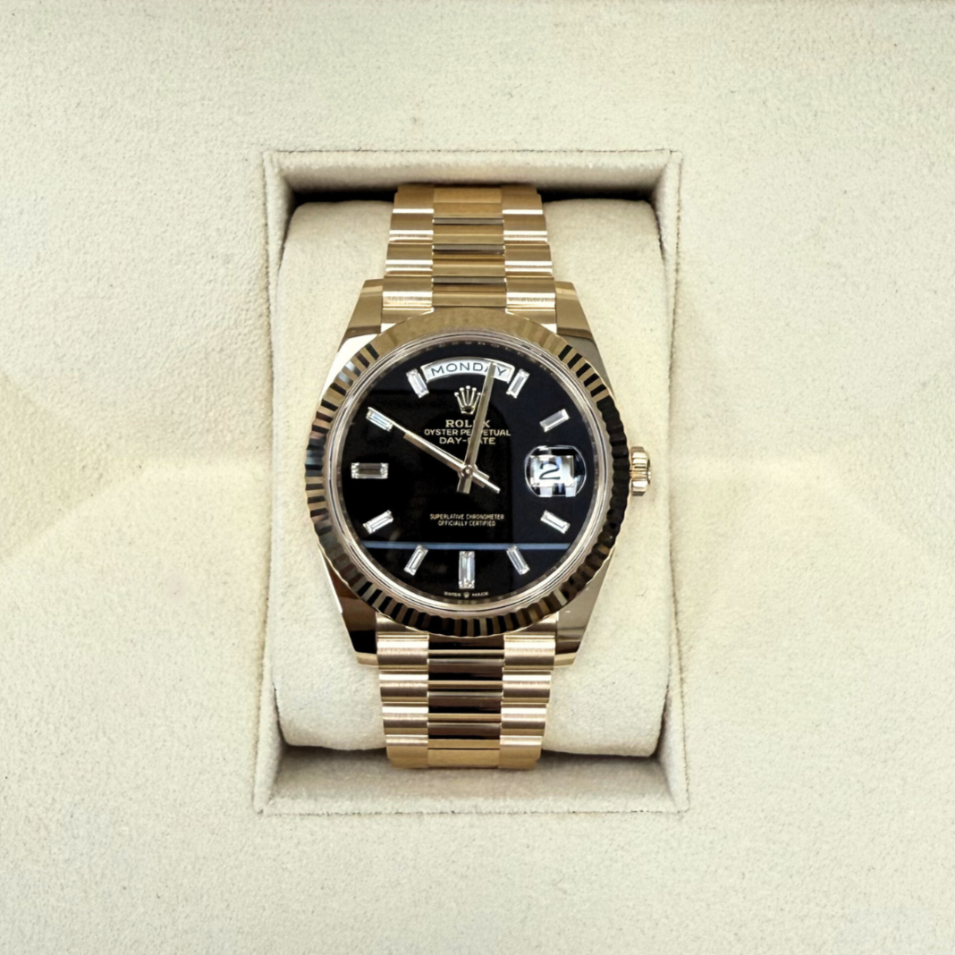 Day-Date 40 Onyx with 10 Baguettes, Yellow gold, 228238A