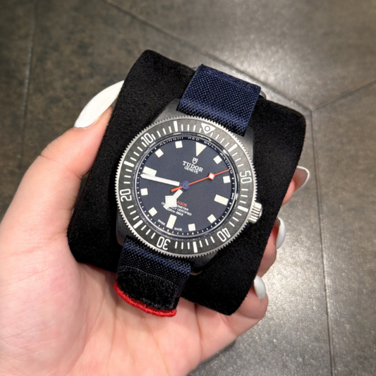 Pelagos FXD 42mm Alinghi Red Bull, M25707KN-0001
