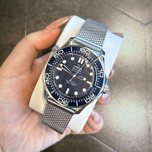 Seamaster Diver 300M, James Bond 60th Anniversary, Stainless Steel, 210.30.42.20.03.002