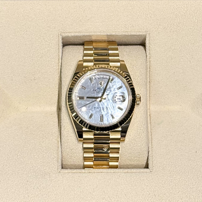 Day-Date 40 MOP with 10 Baguettes, Yellow gold, 228238A