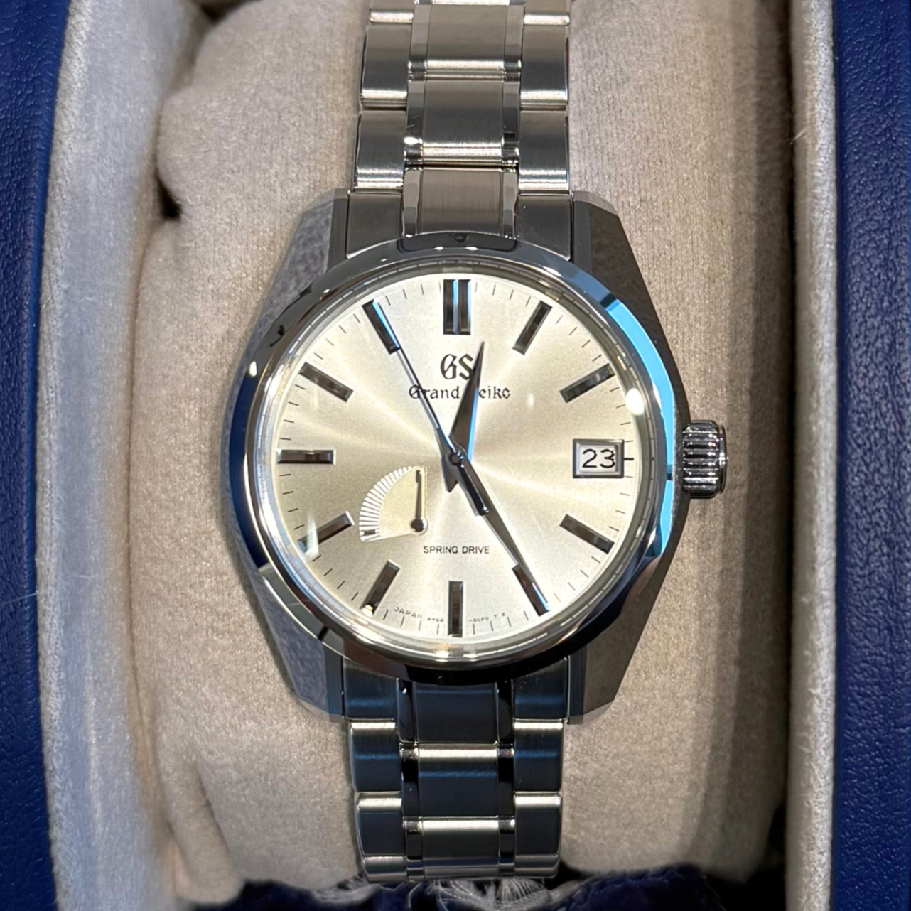 Heritage Collection Spring Drive Silver, SBGA373G