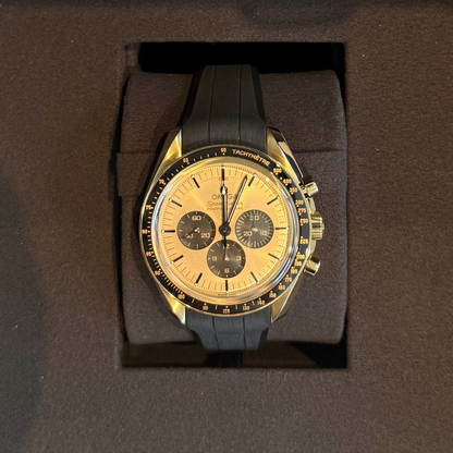 Speedmaster Moonwatch Professional 42mm, Moonshine™ gold on rubber, 310.62.42.50.99.001