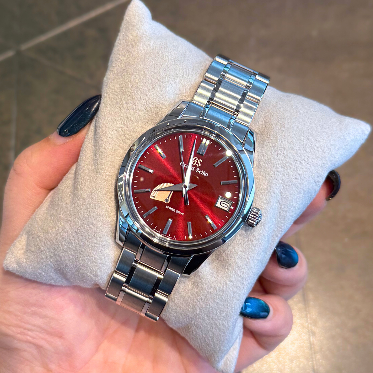 Elegance Collection Spring Drive Red, SBGA499G