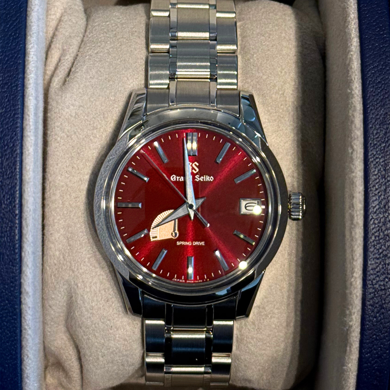 Elegance Collection Spring Drive Red, SBGA499G
