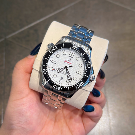 Seamaster Diver 300M 42mm, Steel on steel, 210.30.42.20.04.001