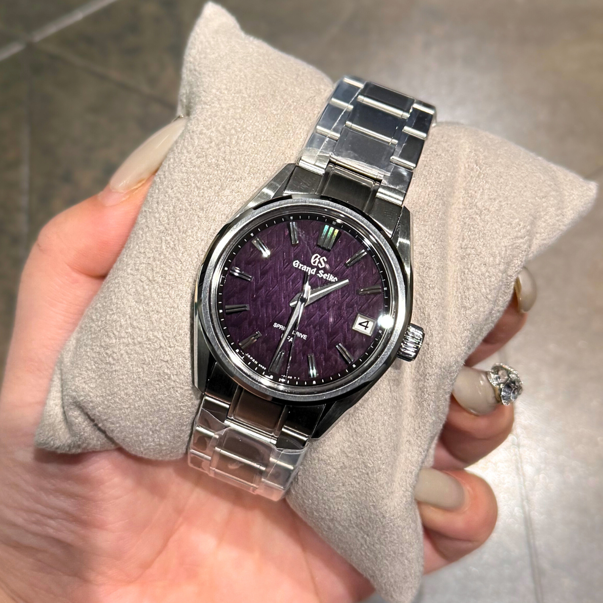 Spring Drive U.F.A. Violet Dawn, SLGB005