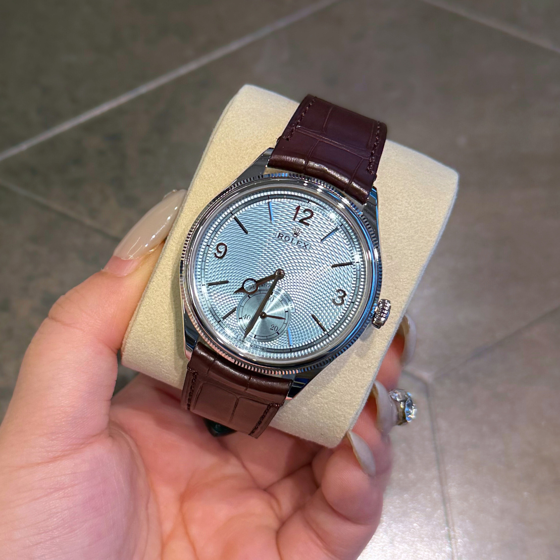 1908 39 Ice Blue, Platinum, 52506