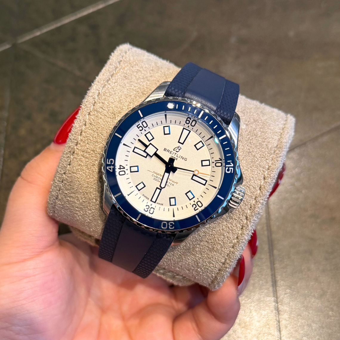 Superocean Automatic 42 White, A17375E71G1S1