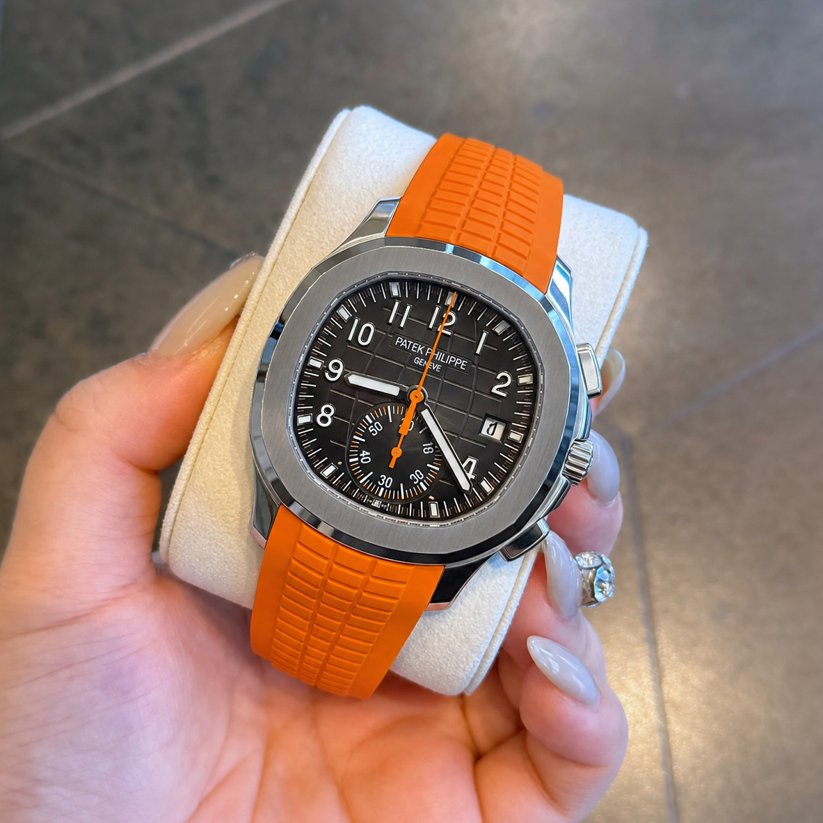 Aquanaut Chronograph Sunburst Charcoal Gray, Steel, 5968A-001