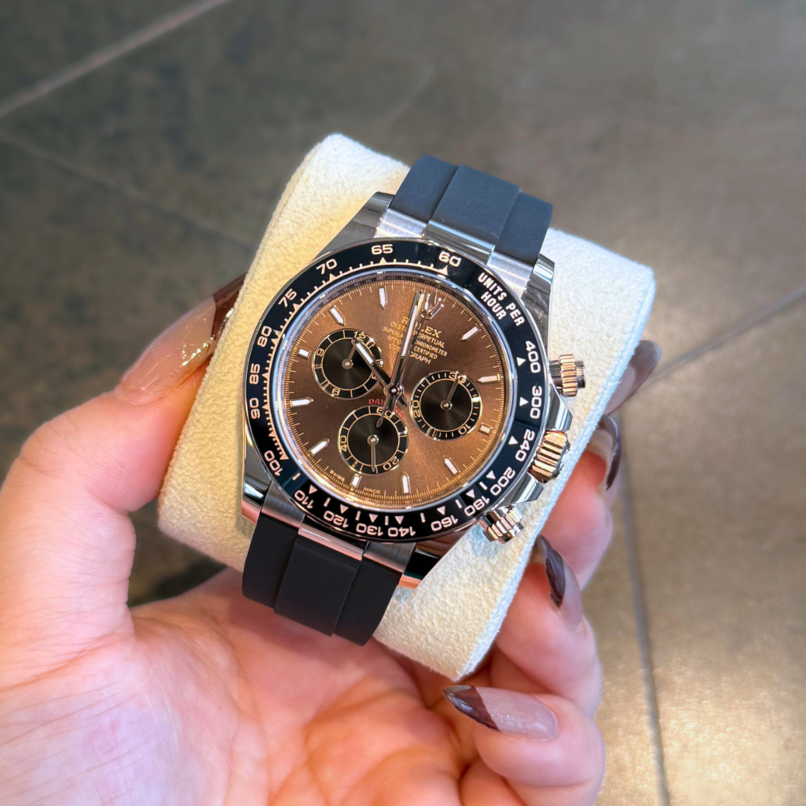 Cosmograph Daytona, Oysterflex and Everose gold, Chocolate Dial, 126515LN