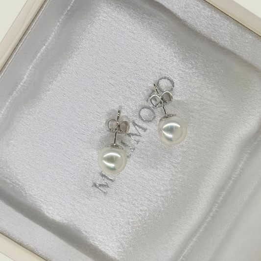 18KT White Gold Akoya Studs A 8mm