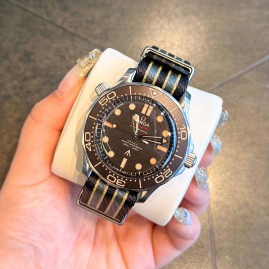 Seamaster Diver 300M 42 mm, Titanium on NATO, 210.92.42.20.01.001