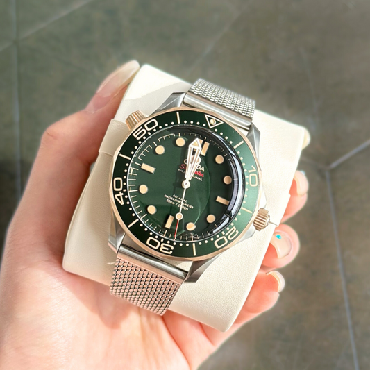 Seamaster Diver 300M 42 mm, Bronze gold on titanium,  210.90.42.20.10.001