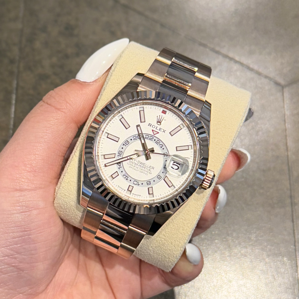 Sky-Dweller White Oyster, Oystersteel and Everose gold, 336935