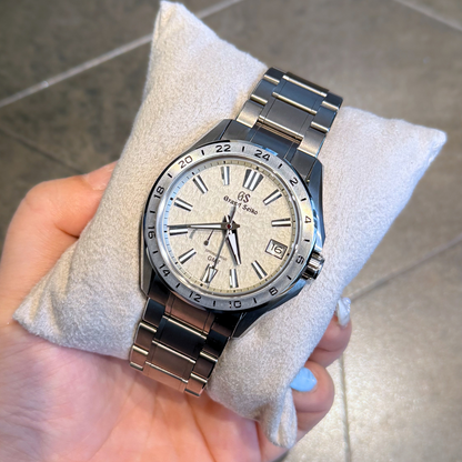 Evolution 9 Spring Drive GMT, SBGE285