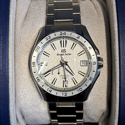 Evolution 9 Spring Drive GMT, SBGE285