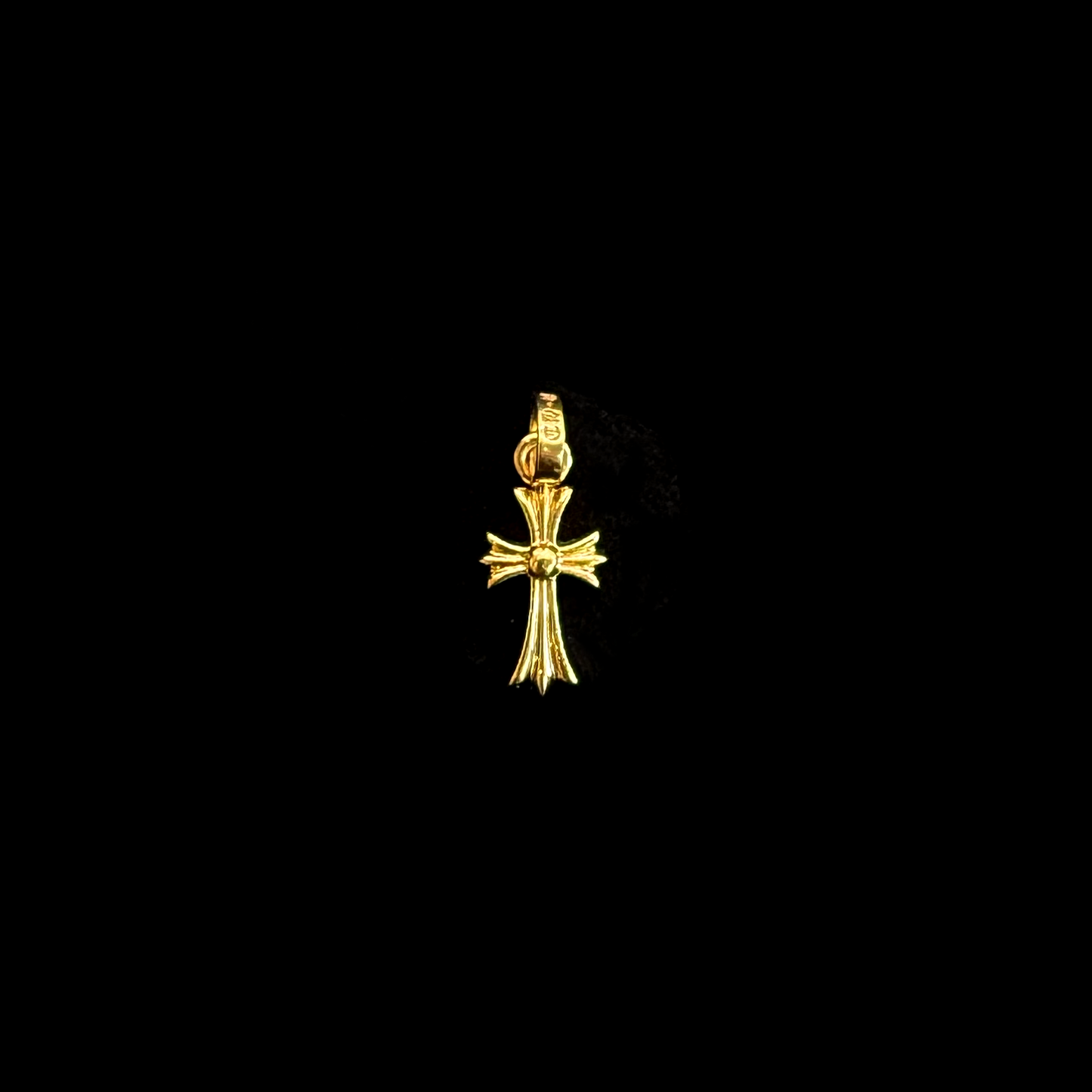 22K Yellow Gold White Diamond Baby Fat Charm Pendant