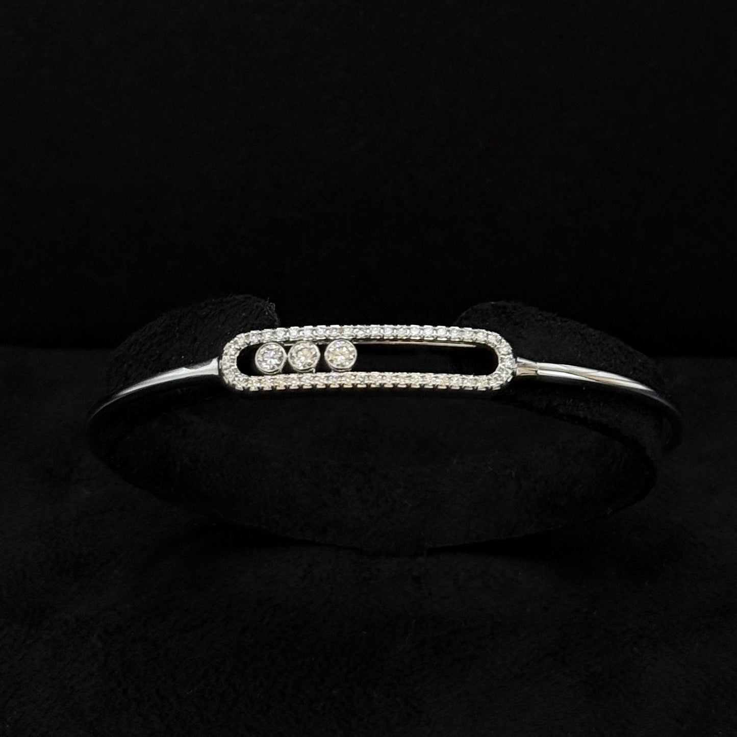 Move Classique Bangle, White Gold & Diamonds