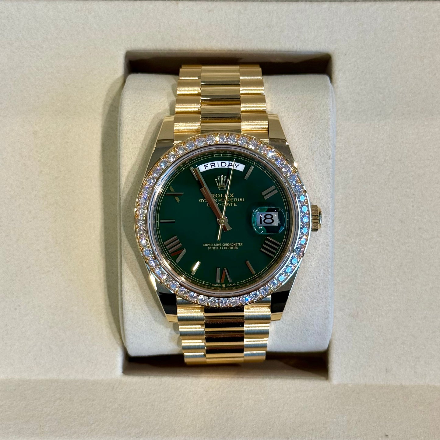 Day-Date 40 Green, Yellow Gold and Diamonds, 228348RBR